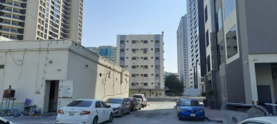 Land in Rashidiya 3 is for sale; it is located on the third block of the main street and is in a prime corner location.