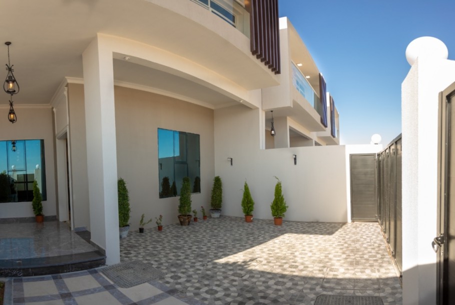 Townhouse For Sale In Al Zahia With European Finishes In Ajman-1
