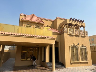 5000 sqft  6 years old  al rawdha 2 5 bedroom Hall Majlis  1.6 asking price corner villa