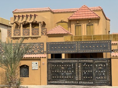 5000 sqft  6 years old  al rawdha 2 5 bedroom Hall Majlis  1.6 asking price corner villa