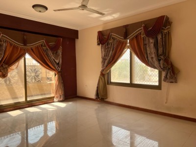 5000 sqft  6 years old  al rawdha 2 5 bedroom Hall Majlis  1.6 asking price corner villa-11